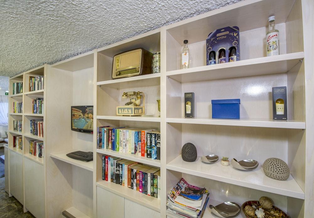 Skala Apartments Agia Marina  ภายนอก รูปภาพ
